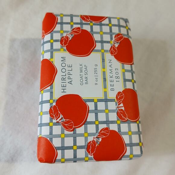 Beekman 1802 HEIRLOOM APPLE 9 oz goat milk soap made in the USA NEW - Picture 2 of 7